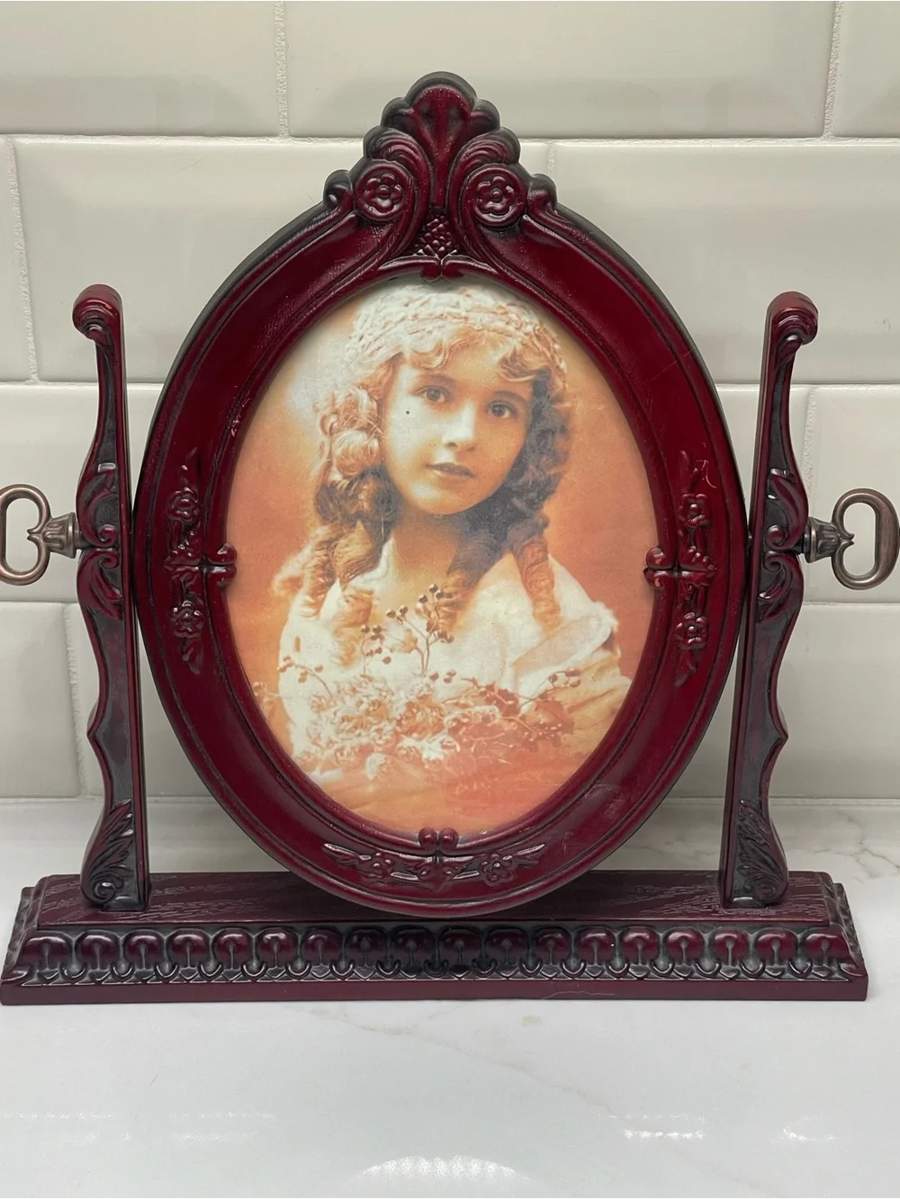 Vintage Oval Freestanding Photo Frame 6x8 Victorian Classic Glossy